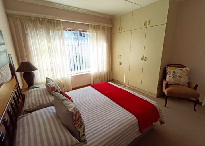 5 Bedroom Property for Sale in Wavecrest Eastern Cape